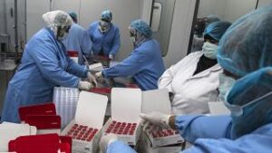 الحكومة تعلن عن إستخدام الجرعة الثالثة لكورونا للأكثر عرضه للعدوى والإصابة