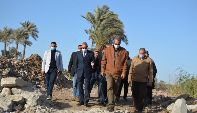 محافظ القليوبية يقود حمله مكبره  بمدينة الخانكة لمتابعة أعمال رفع تراكمات القمامة 